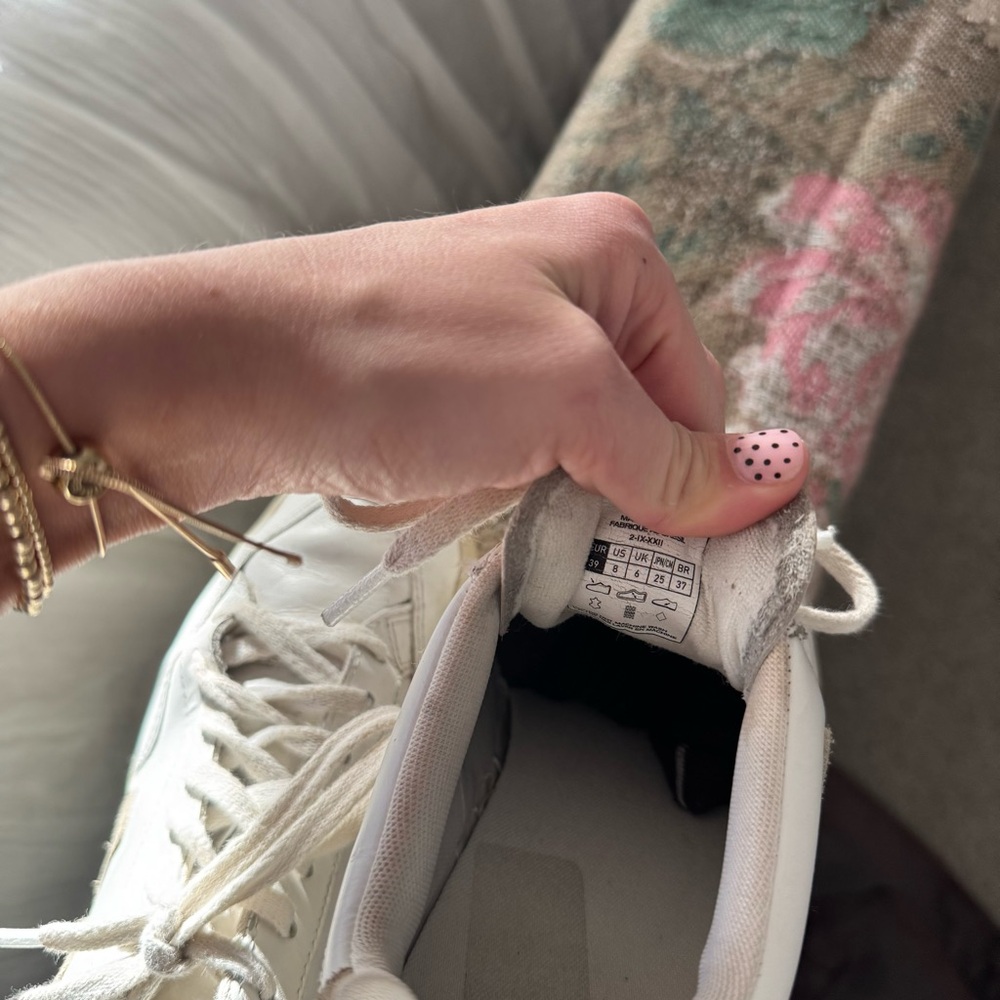Veja Almond V-12 leather sneaker - Picture 9 of 9